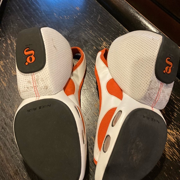 Funky sandal shoe !! Worn a couple times - Picture 5 of 5